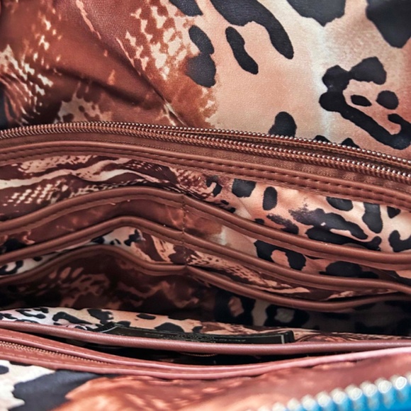 SATCHEL, LEATHER, BLUE WITH MULTICOLOUR FLORAL, TOP DOUBLE ZIP CLOSURE, TWO - Picture 15 of 16